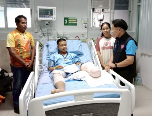 พม.อุบลราชธานี เดินทางเข้าเยี่ยมให้กำลังใจและแนะนำการเข้าถึงสิทธิสวัสดิการที่เกี่ยวข้องให้กับทหารกล้าทั้ง3 นาย ที่ได้รับบาดเจ็บจากเหตุการณ์เหยียบกับระเบิดในพื้นที่ช่องบก อำเภอน้ำยืน จังหวัดอุบลราชธานี วันที่ 18 กรกฎาคม 2568