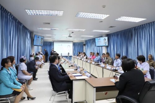 พม. จังหวัดอุบลราชธานี ร่วมต้อนรับคณะผู้ตรวจเยี่ยมเสริมพลังการดำเนินงานศูนย์พึ่งได้ (OSCC) โรงพยาบาลสมเด็จพระยุพราชเดชอุดม ร่วมกับเครือข่ายคุ้มครองเด็กและสตรีอำเภอเดชอุดม วันที่ 16 กรกฎาคม 2568